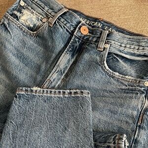 American Eagle jeans size 4 90s slim boyfriend